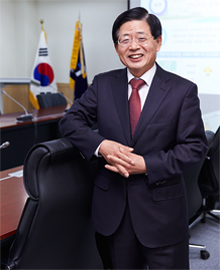 정일용 중앙교육연수원장