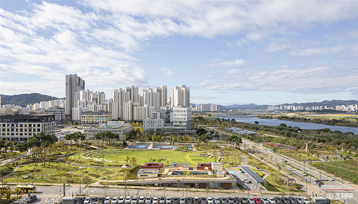 마루뜰어린이집과 모개뜰 근린공원 전경